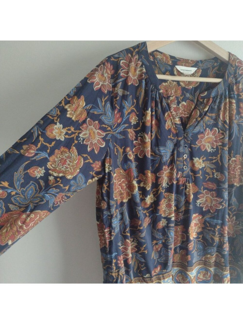 Lucky Brand Floral Blouse L Navy Tan Knit Relaxed Fit Tunic Top - Picture 4 of 9
